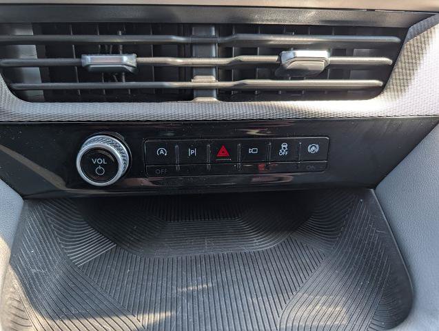 Certified 2025 Ford Explorer Active AWD/4WD image 19