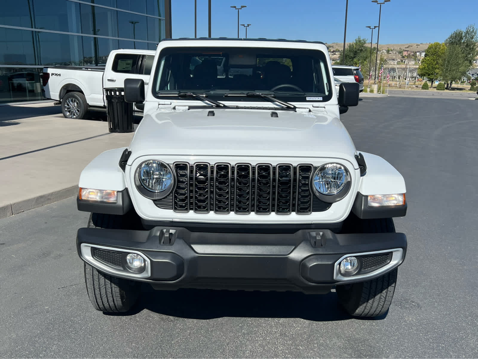 Used 2024 Jeep Gladiator Sport AWD/4WD image 3