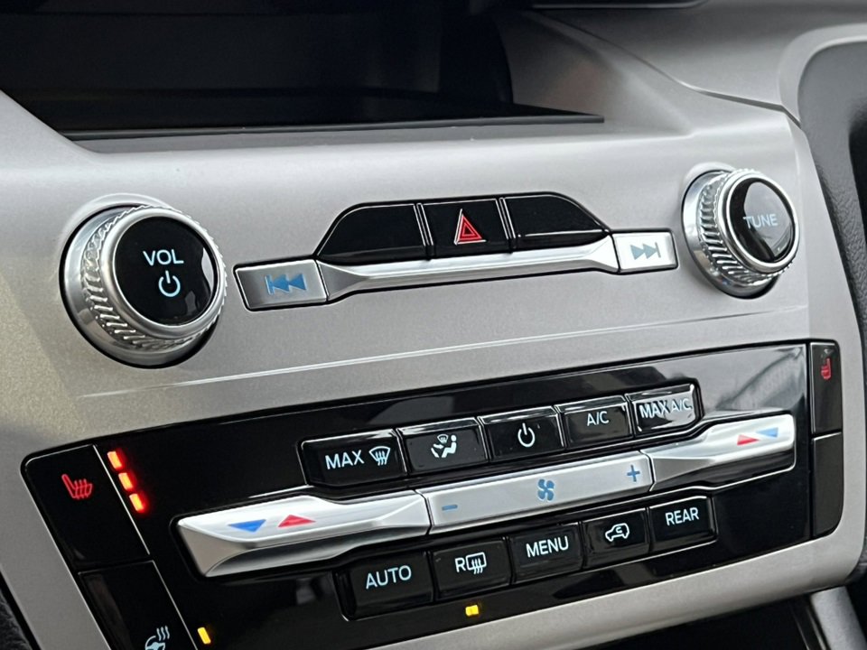 Certified 2023 Ford Explorer XLT w/ Equipment Group 202A image 26