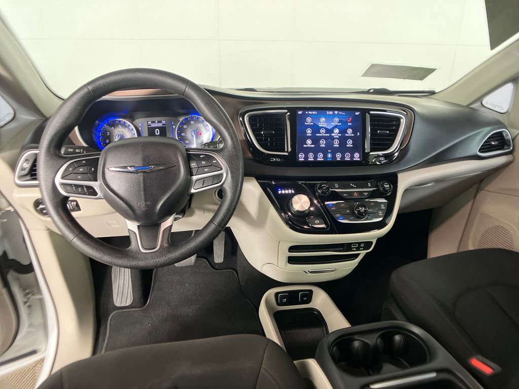 Used 2019 Chrysler Pacifica Touring Plus w/ Tire & Wheel Group image 12