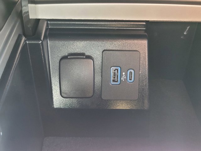 Certified 2022 Ford Explorer Limited w/ Limited Technology Package image 22