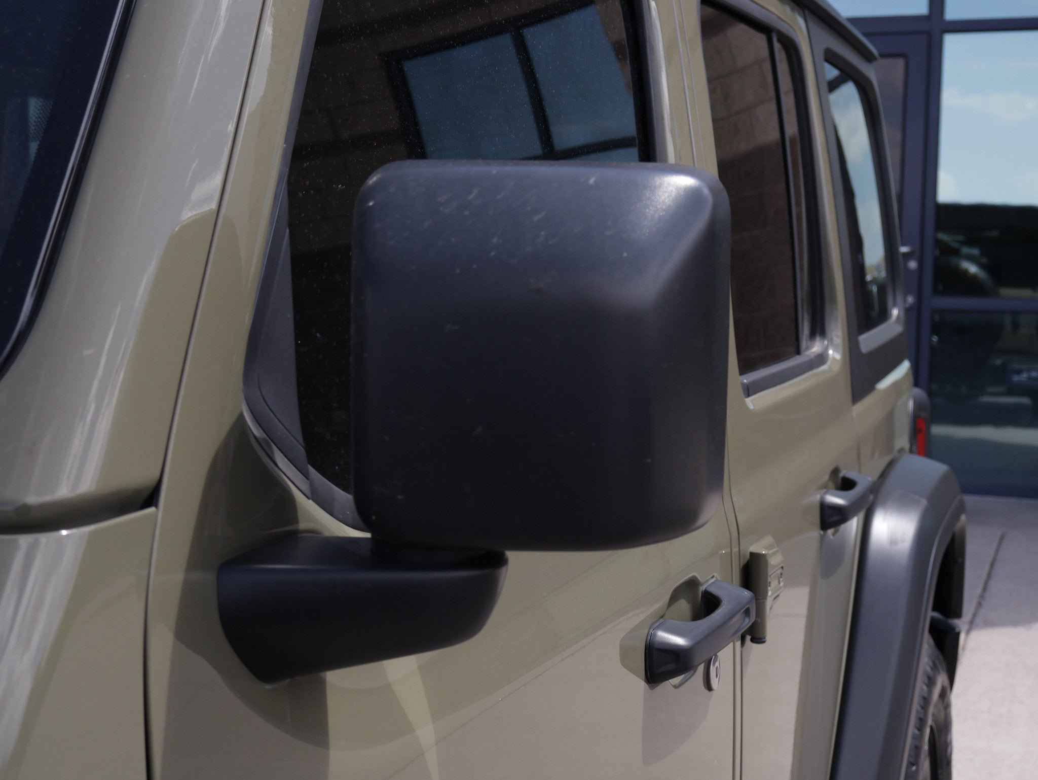 Used 2025 Jeep Wrangler Unlimited Sport AWD/4WD image 15