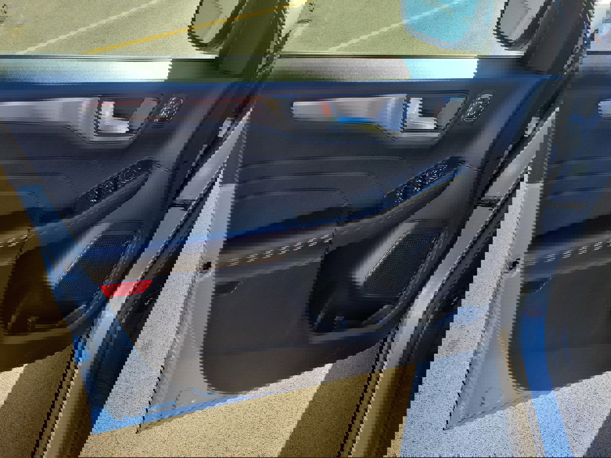 Certified 2022 Ford Escape Titanium image 17