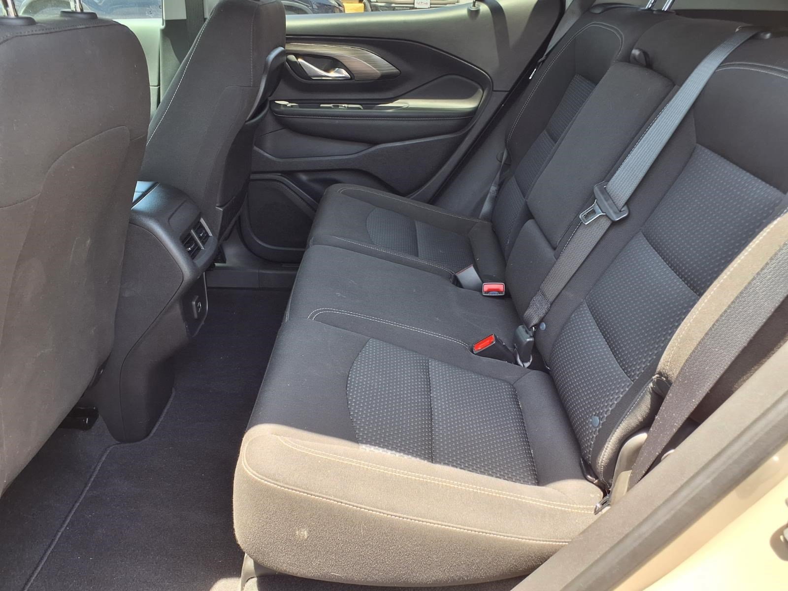 Used 2023 GMC Terrain SLE w/ Driver Convenience Package FWD image 11