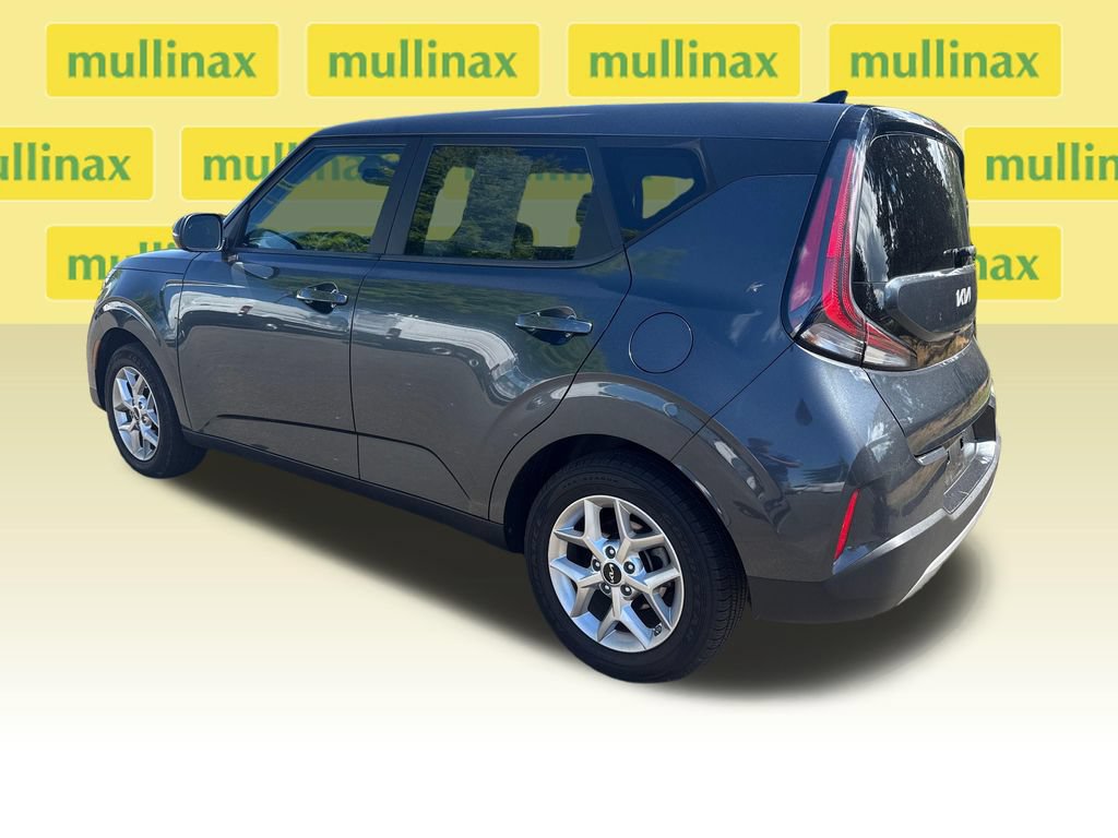 Used 2023 Kia Soul LX w/ LX Technology Package FWD image 11