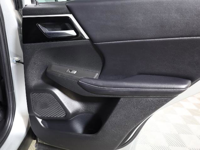 Used 2022 Mitsubishi Outlander SE image 27