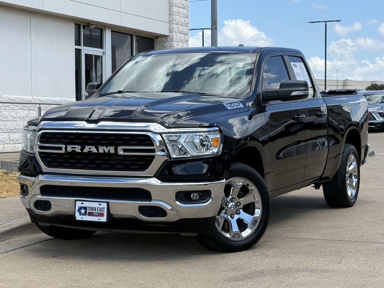 Used 2022 RAM 1500 Big Horn AWD/4WD image 2