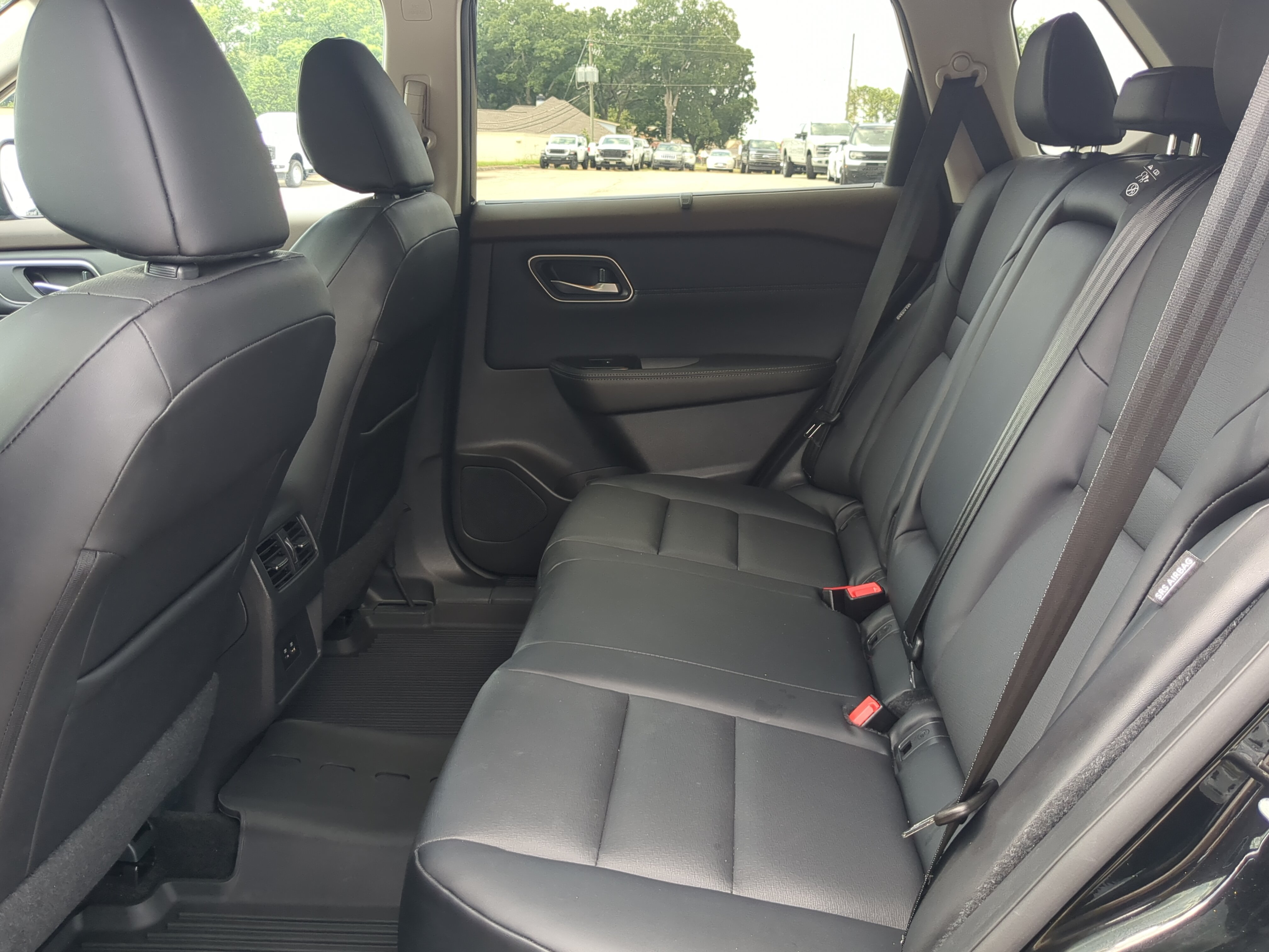Used 2021 Nissan Rogue SV w/ Premium Package FWD image 12