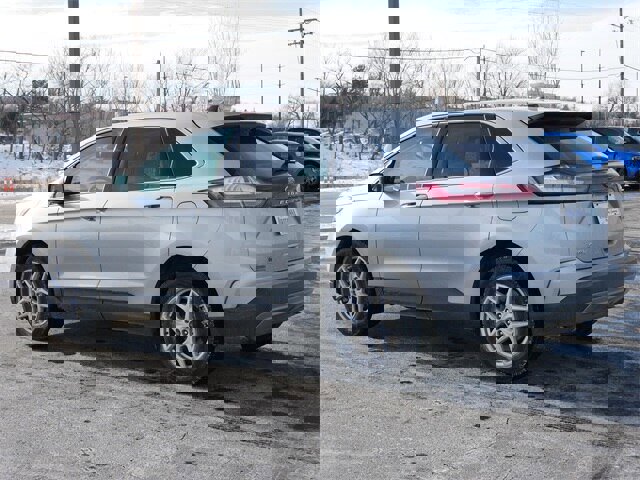 Certified 2024 Ford Edge SEL image 3