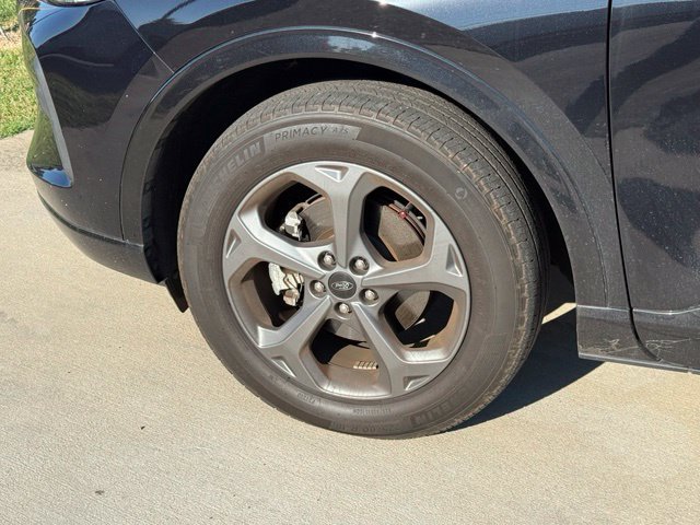 Certified 2023 Ford Escape ST-Line w/ Tech Pack #1 AWD/4WD image 4