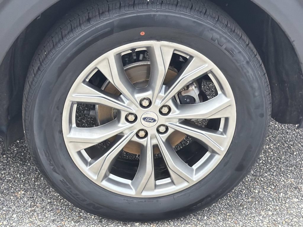 Certified 2022 Ford Explorer XLT w/ Equipment Group 202A RWD image 10