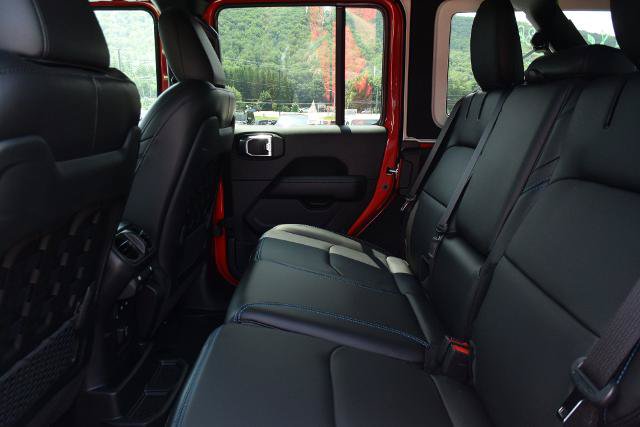 Used 2023 Jeep Wrangler Unlimited Rubicon 4xe w/ Cold Weather Group AWD/4WD image 13