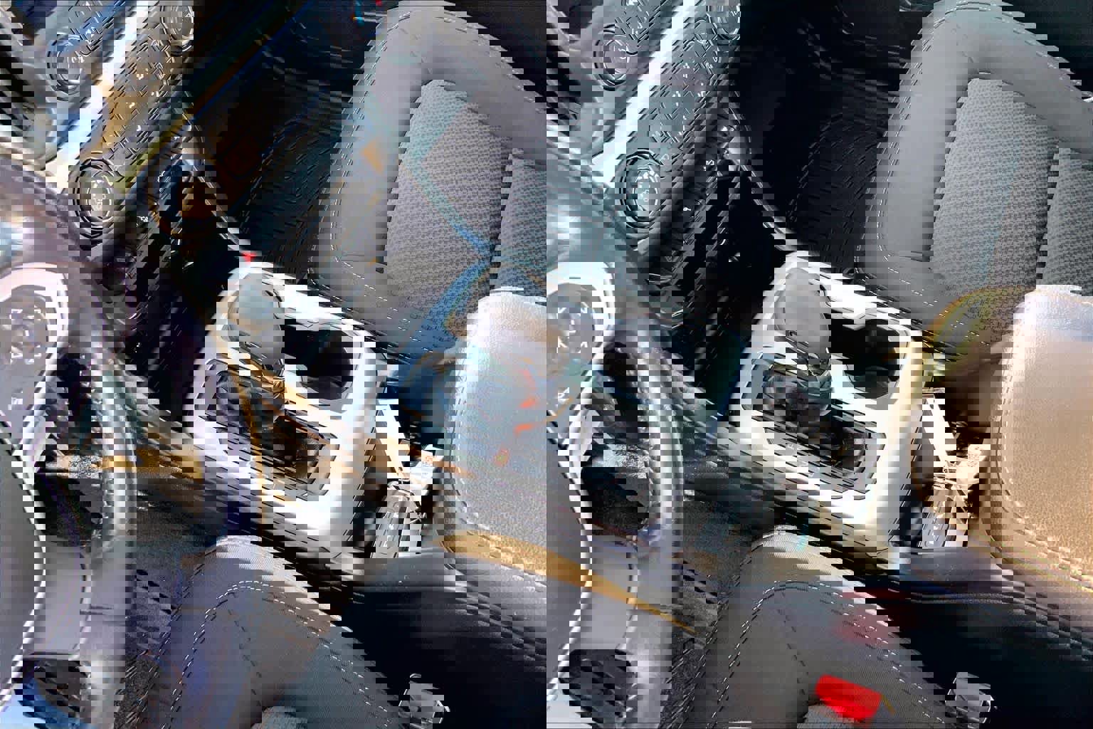 Used 2022 Chevrolet Colorado LT w/ LT Convenience Package image 15