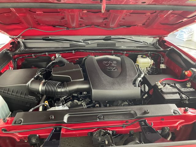 Used 2021 Toyota Tacoma TRD Off-Road w/ Technology Package AWD/4WD image 22