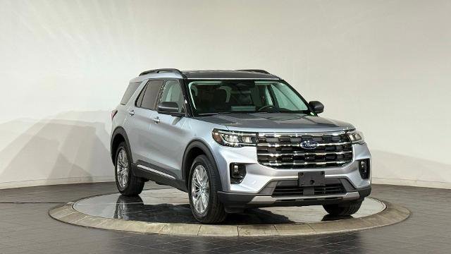 Certified 2025 Ford Explorer Active w/ Active Comfort Package image 2