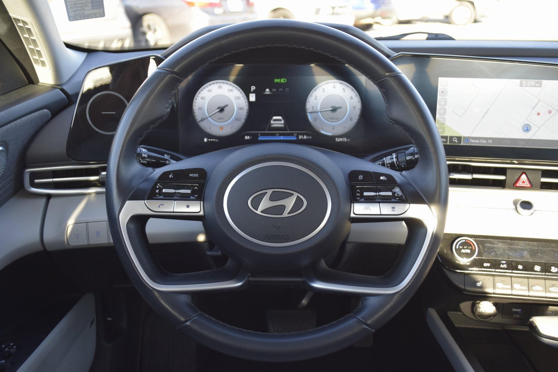 Used 2024 Hyundai Elantra Limited image 12