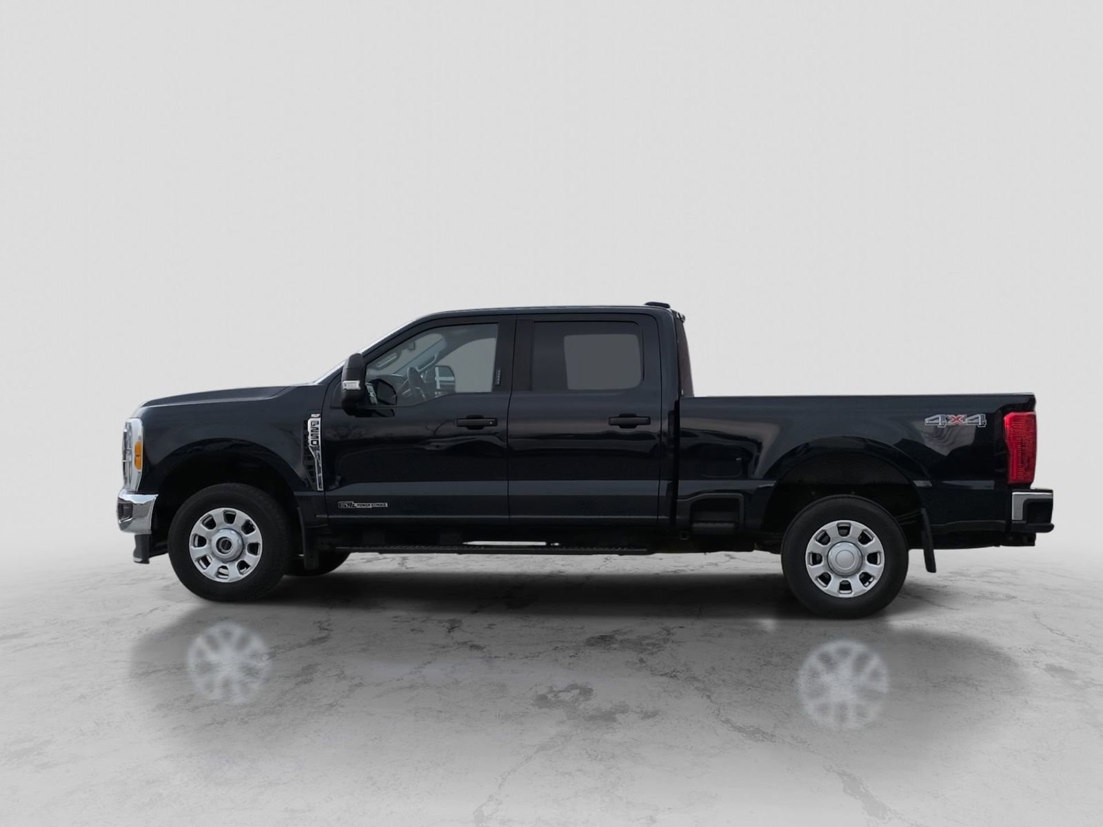 Certified 2023 Ford F250 XLT image 3