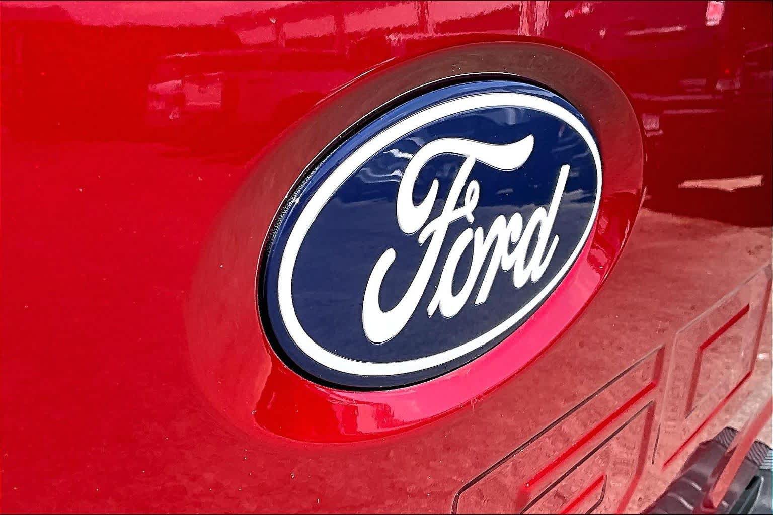 Certified 2024 Ford F150 Lariat w/ FX4 Off-Road Package AWD/4WD image 31