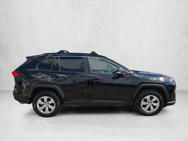 Used 2021 Toyota RAV4 LE AWD/4WD video 4