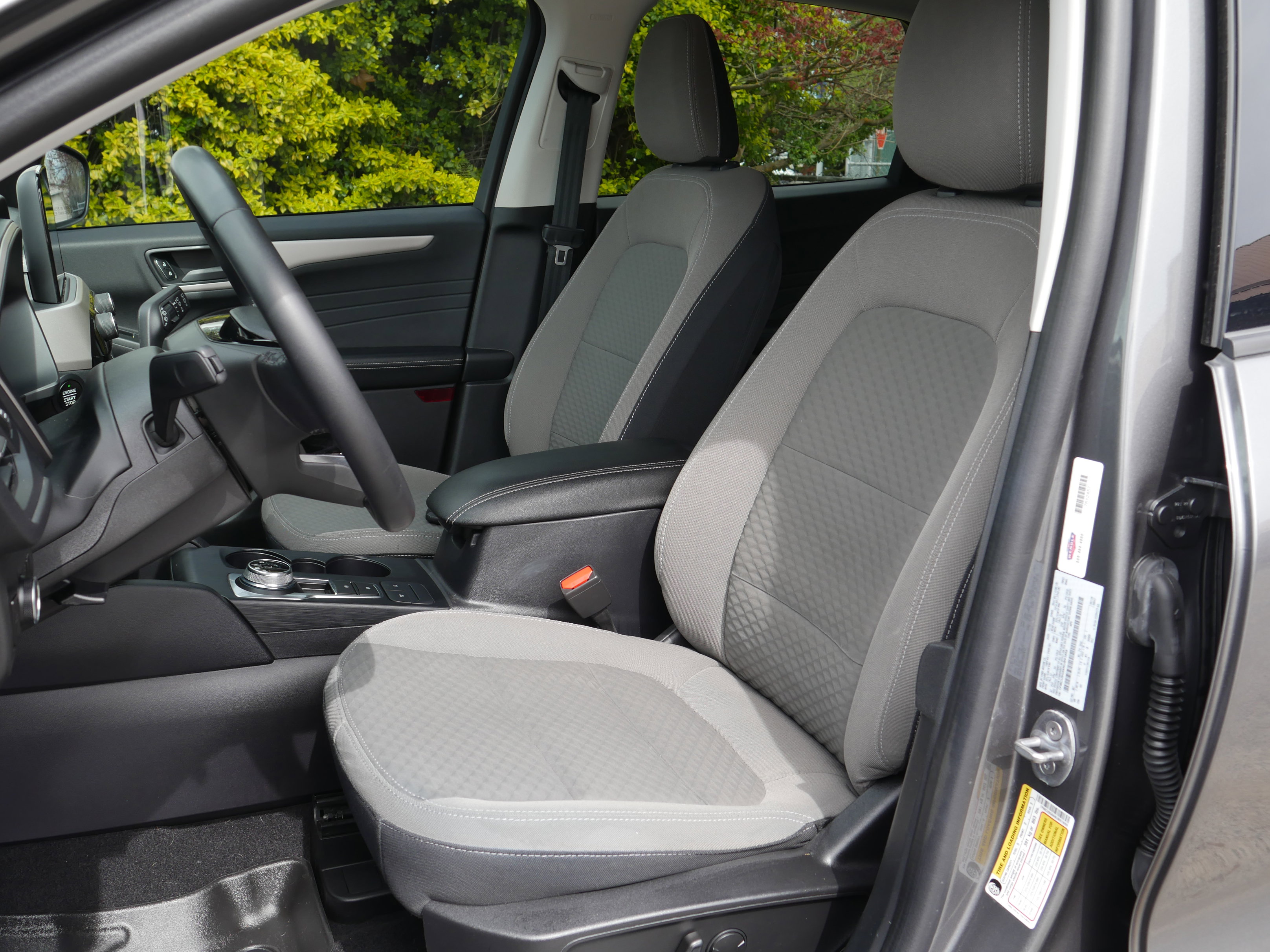 Certified 2022 Ford Escape SE w/ SE Sport Appearance Package AWD/4WD image 33