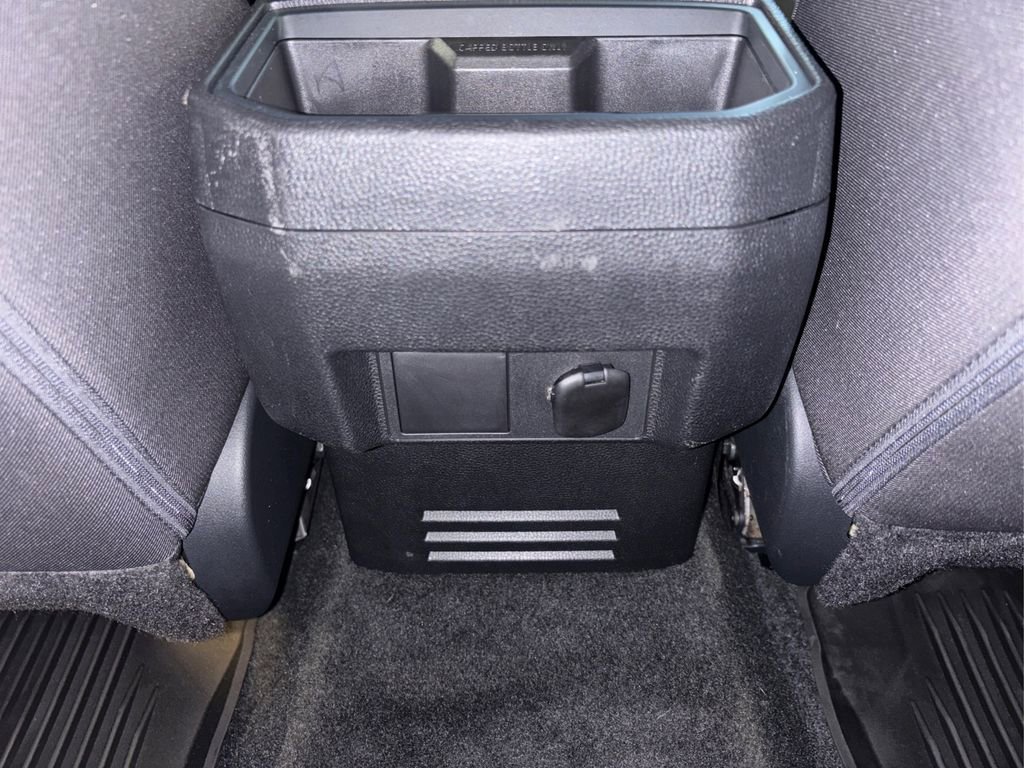 Used 2025 Toyota Tacoma SR5 AWD/4WD image 30