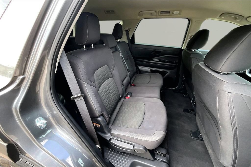 Used 2025 Nissan Pathfinder SV AWD/4WD image 27