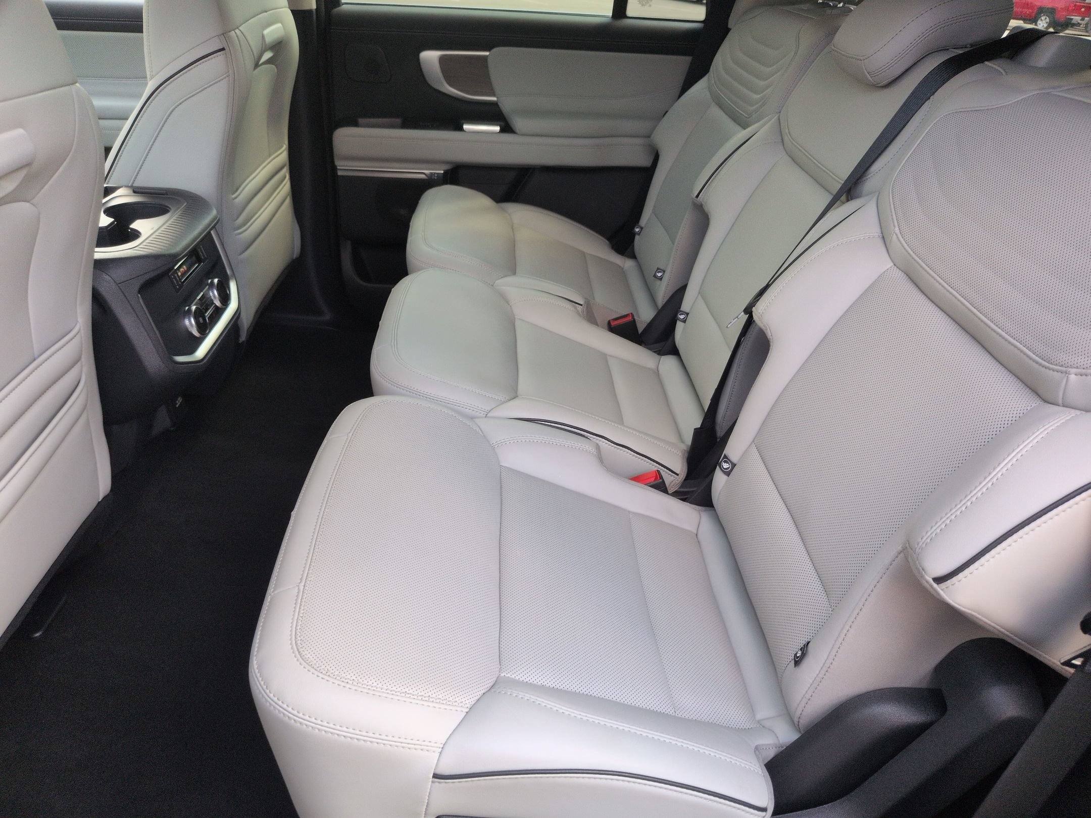 Certified 2025 Ford Expedition Platinum w/ Platinum Ultimate Package AWD/4WD image 31
