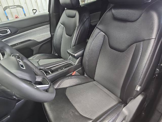 Used 2024 Jeep Compass Latitude AWD/4WD image 14