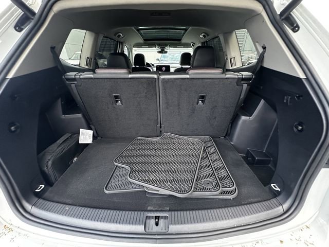 Used 2024 Volkswagen Atlas Peak Edition SE AWD/4WD image 43