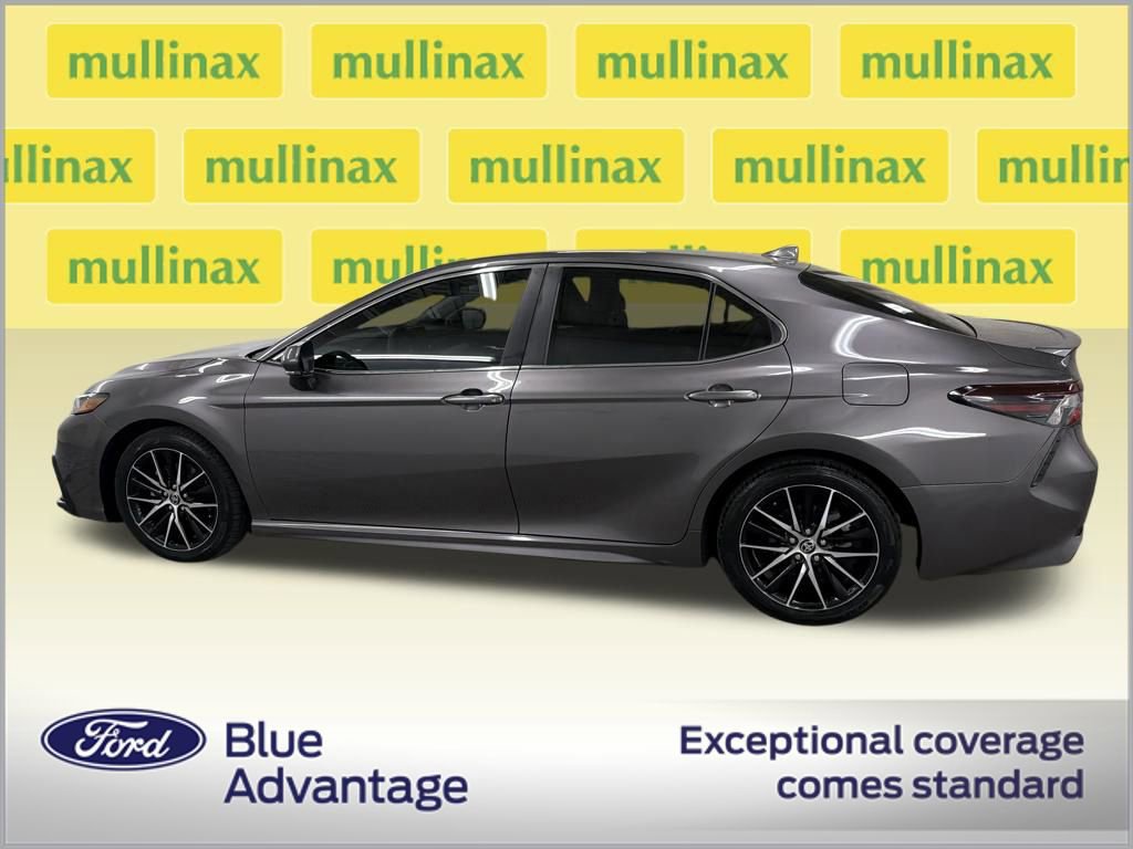 Used 2023 Toyota Camry SE image 6