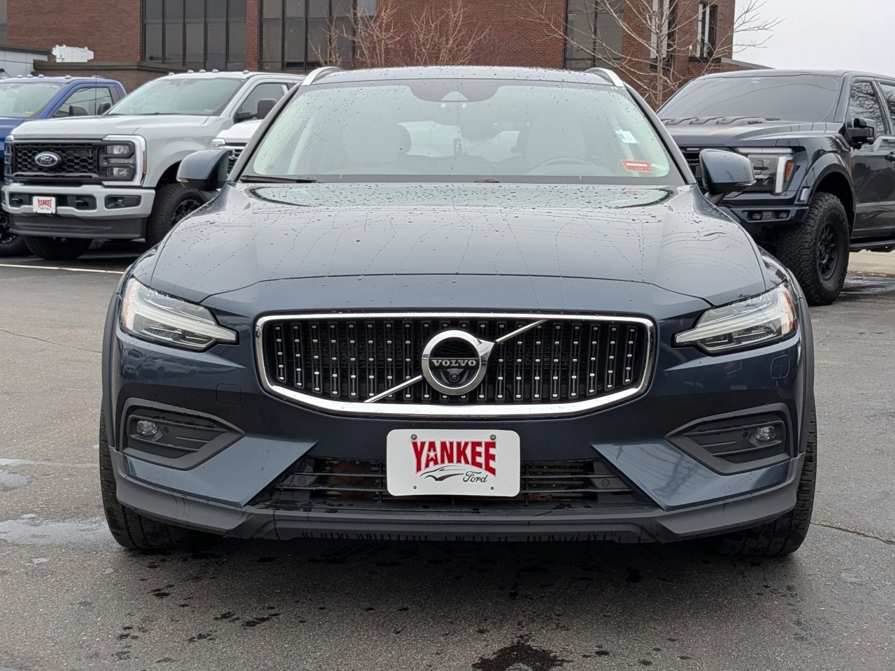 Used 2022 Volvo V60 T5 Cross Country AWD/4WD image 9