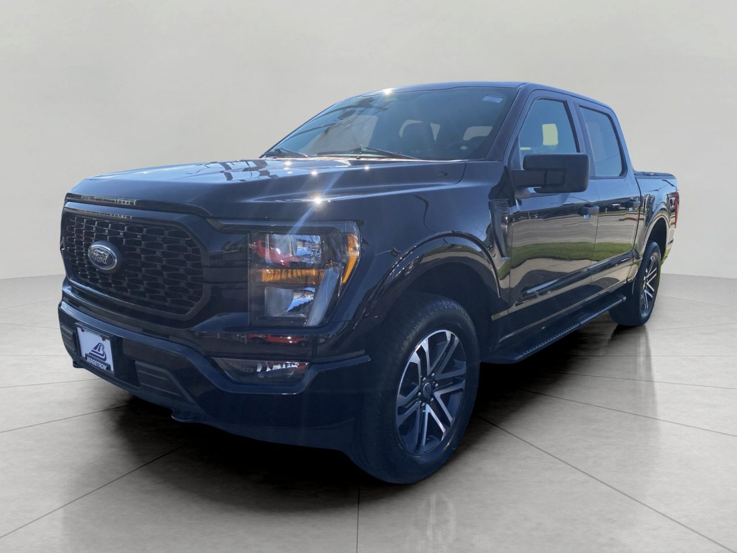 Certified 2023 Ford F150 XL w/ STX Appearance Package AWD/4WD image 3