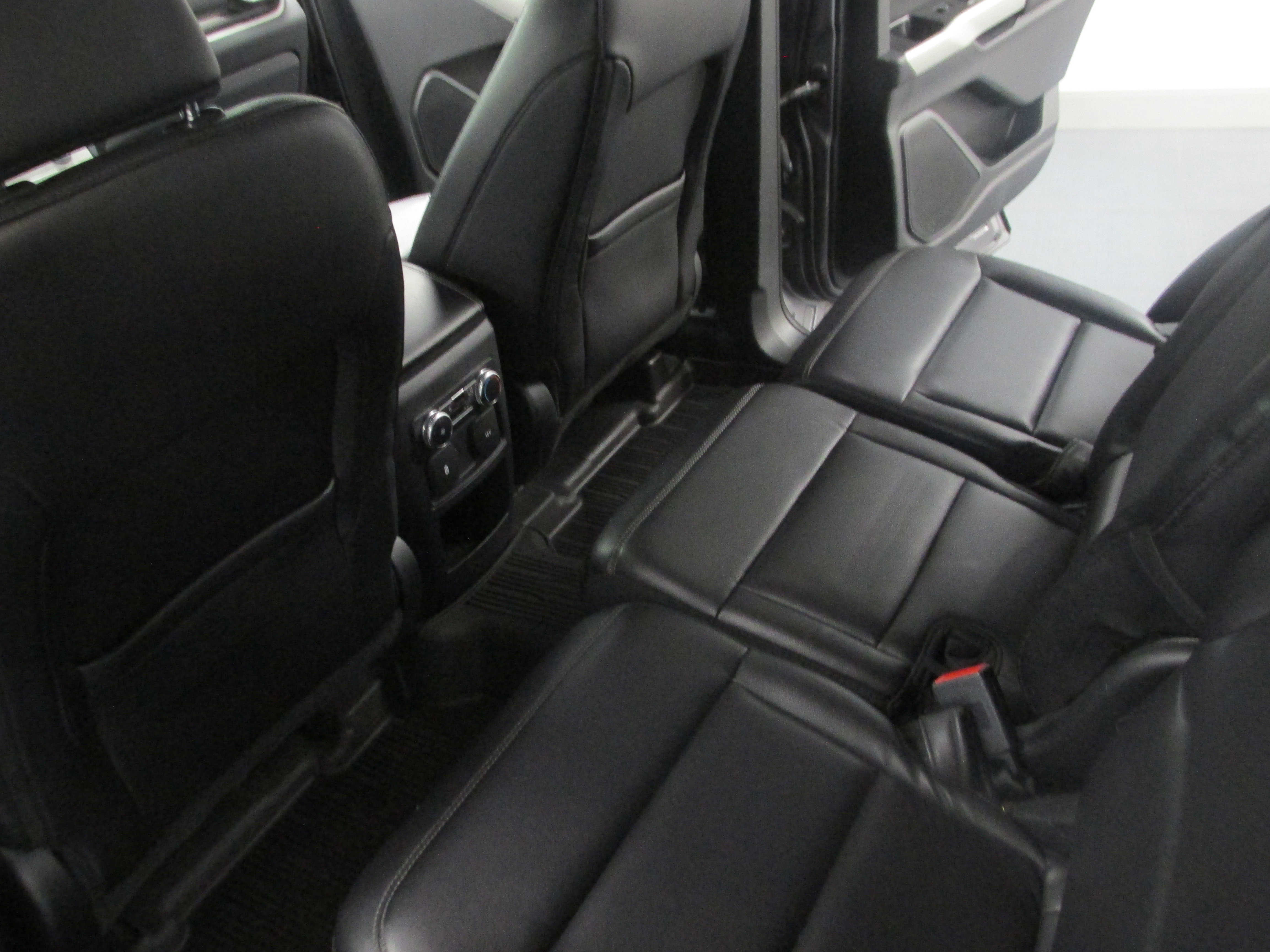 Certified 2021 Ford Explorer XLT w/ Equipment Group 202A AWD/4WD image 29