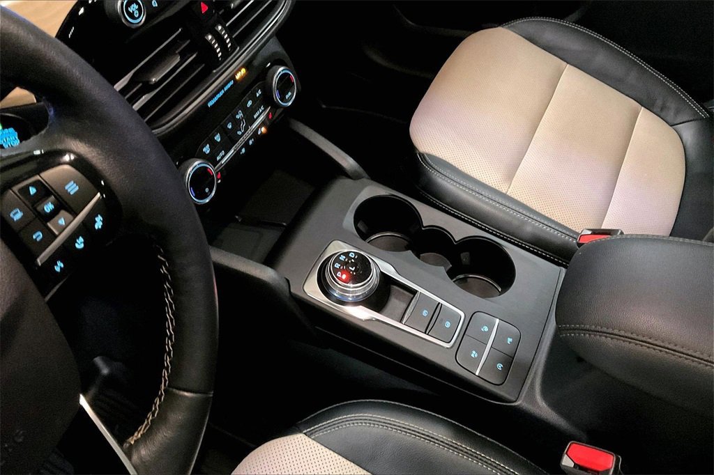 Certified 2021 Ford Escape Titanium w/ Titanium Elite Package image 16