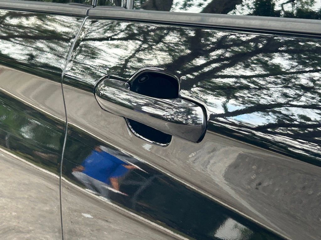 Certified 2022 Ford Explorer XLT w/ Equipment Group 202A RWD image 19