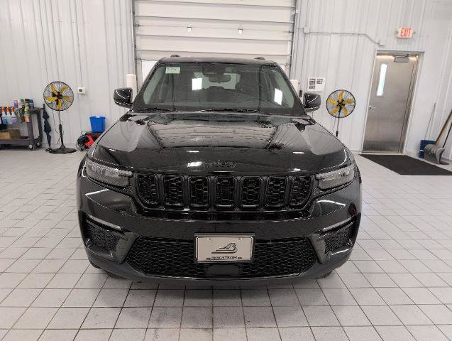 Used 2023 Jeep Grand Cherokee Limited w/ Black Appearance Package AWD/4WD image 14