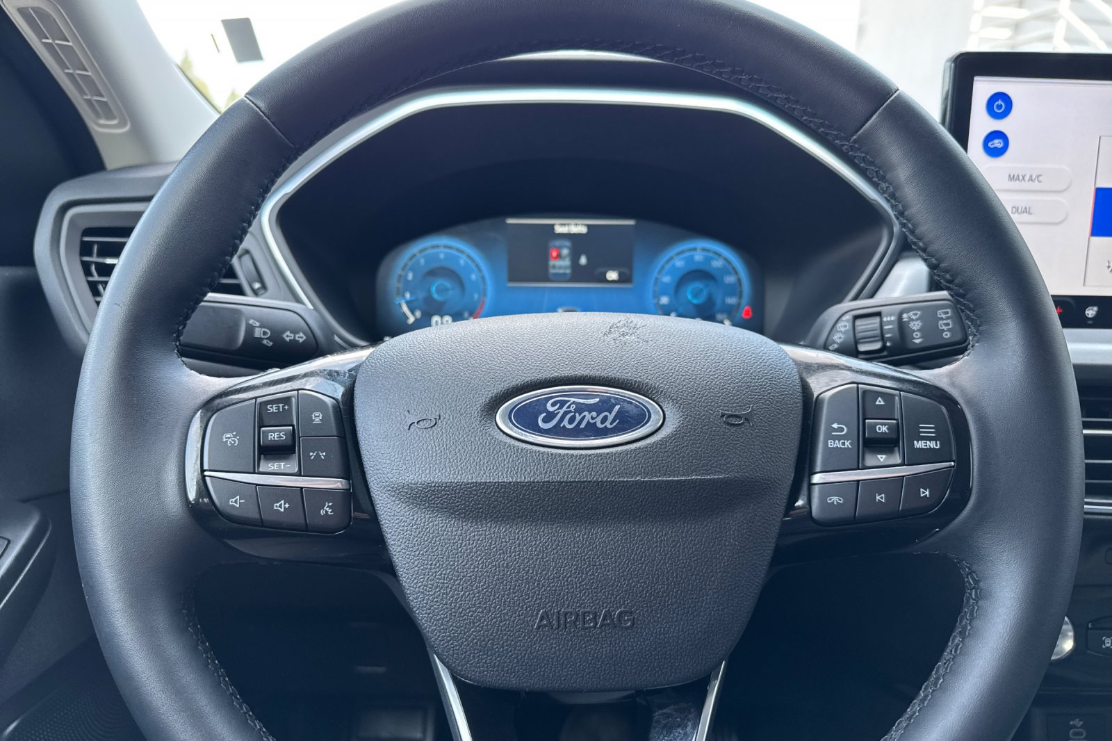 Certified 2024 Ford Escape Platinum AWD/4WD image 24