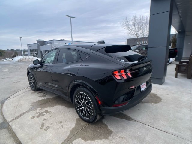 Certified 2025 Ford Mustang Mach-E Premium image 3