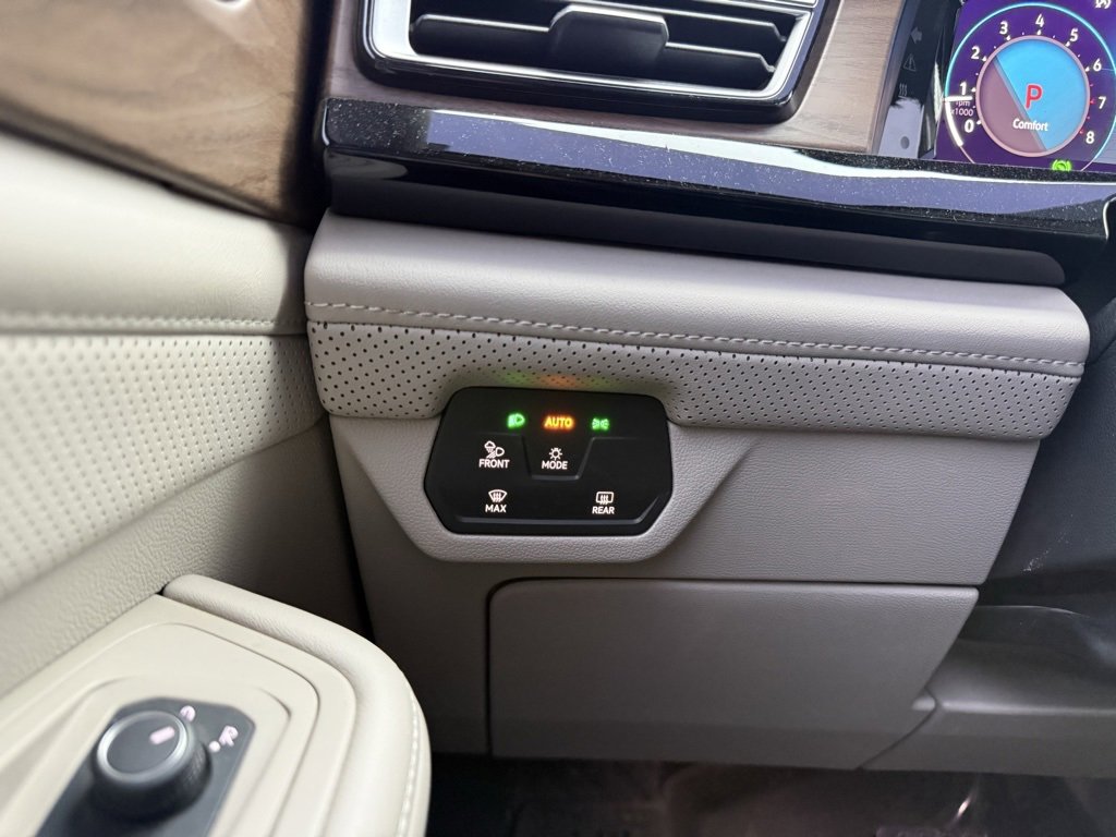 Used 2024 Volkswagen Atlas SE image 13