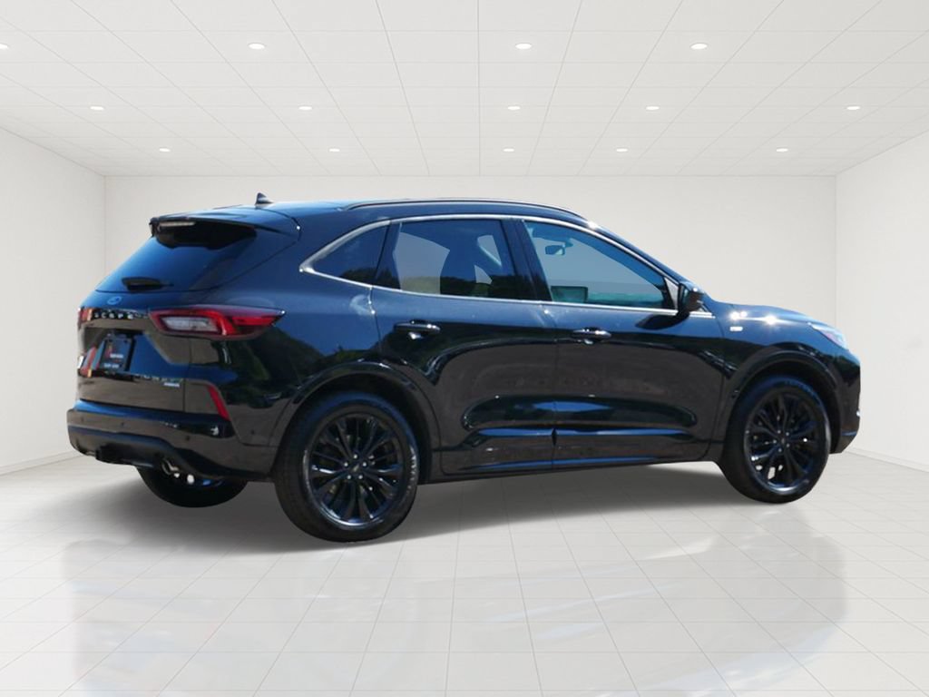 Certified 2023 Ford Escape ST-Line Elite w/ Premium Technology Package AWD/4WD image 3