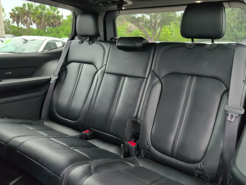 Used 2024 Jeep Wagoneer Series II w/ Flexible Seating Group RWD image 12