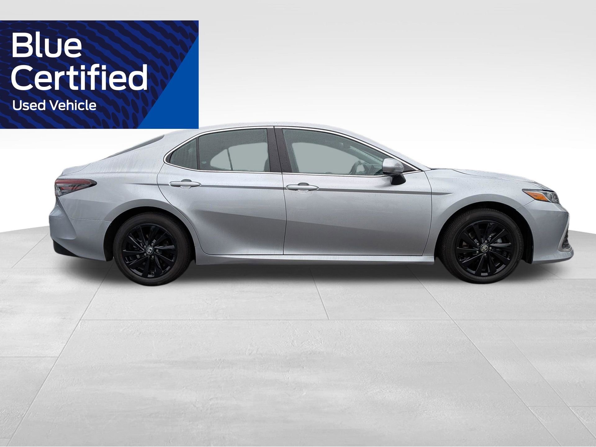 Used 2024 Toyota Camry LE FWD image 3