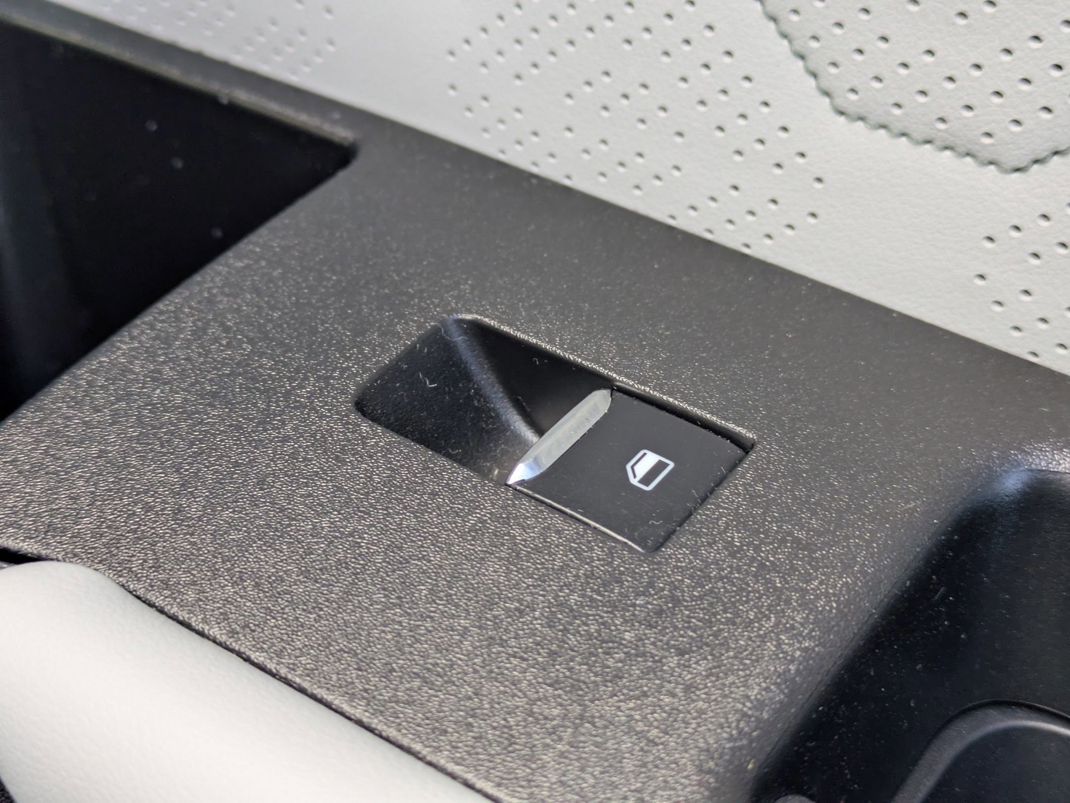 Certified 2025 Ford Explorer Platinum w/ Ultimate Package image 38