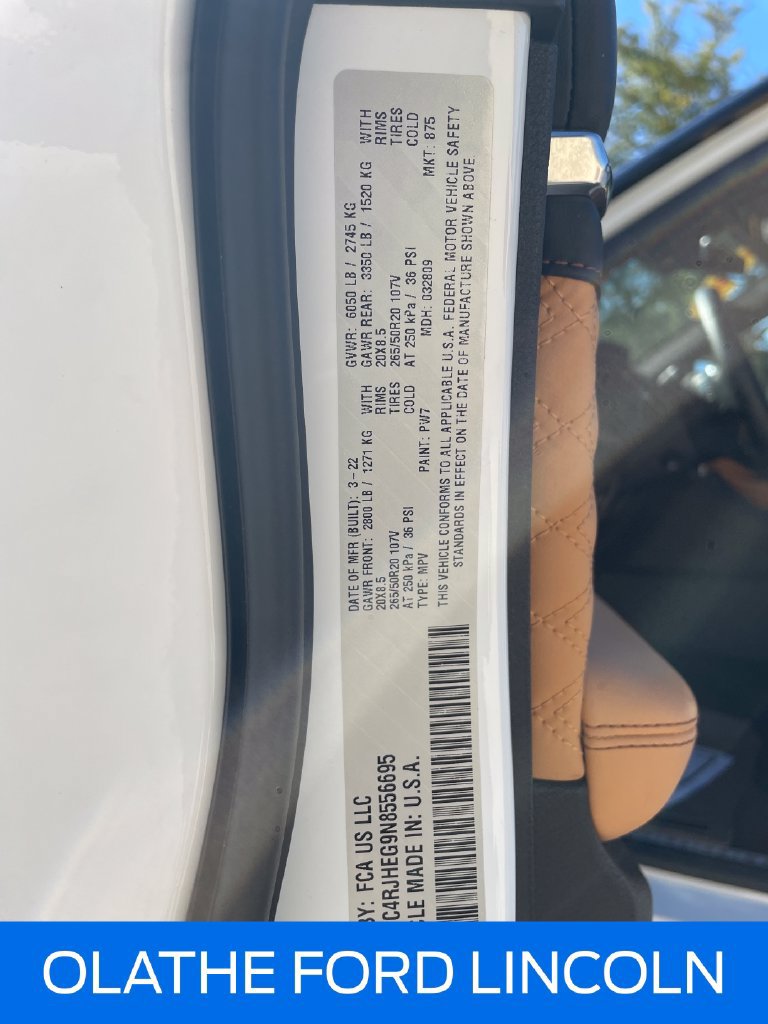 Used 2022 Jeep Grand Cherokee Summit w/ MOPAR Finishing Package AWD/4WD image 18