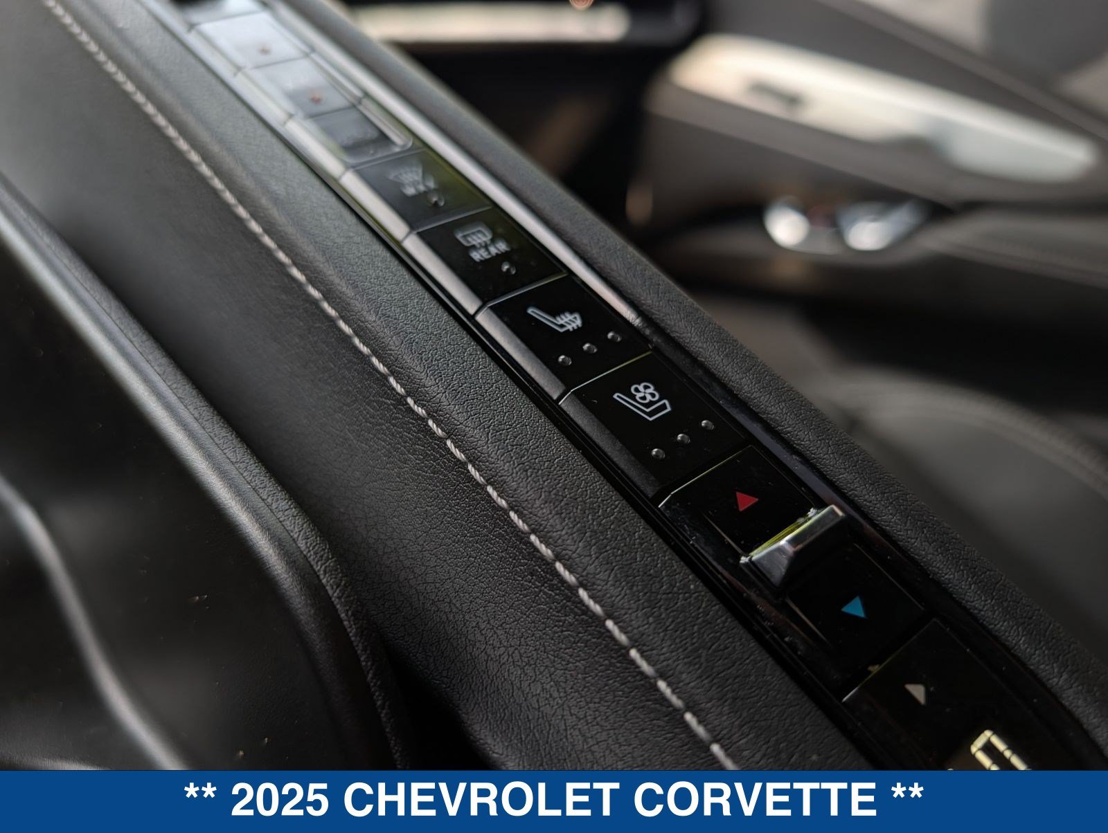 Used 2025 Chevrolet Corvette Stingray Preferred Cpe w/ Z51 Performance Package RWD image 32