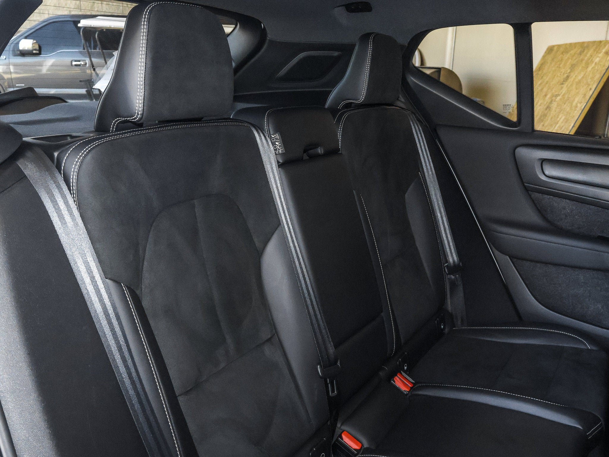 Used 2022 Volvo XC40 T5 R-Design AWD/4WD image 45