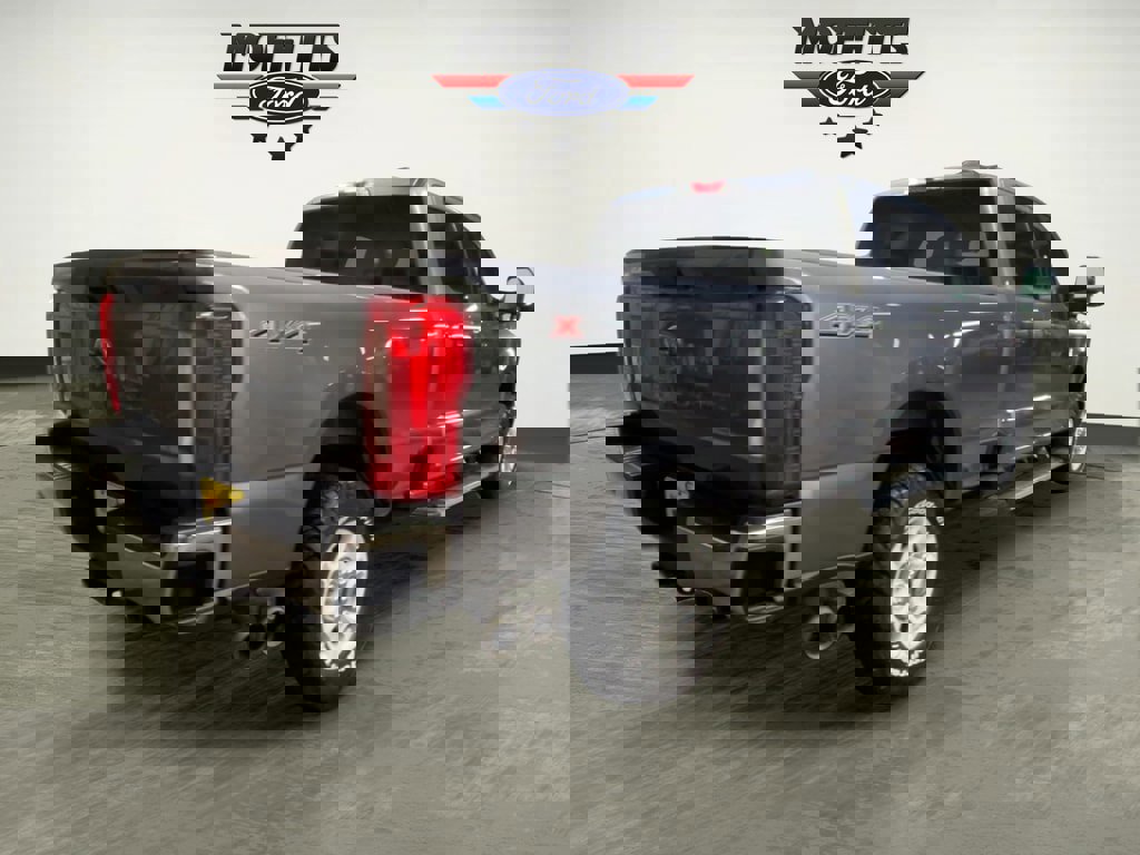 Certified 2025 Ford F250 XLT image 5