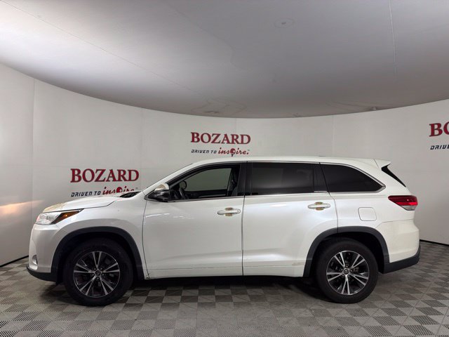 Used 2017 Toyota Highlander LE FWD image 8