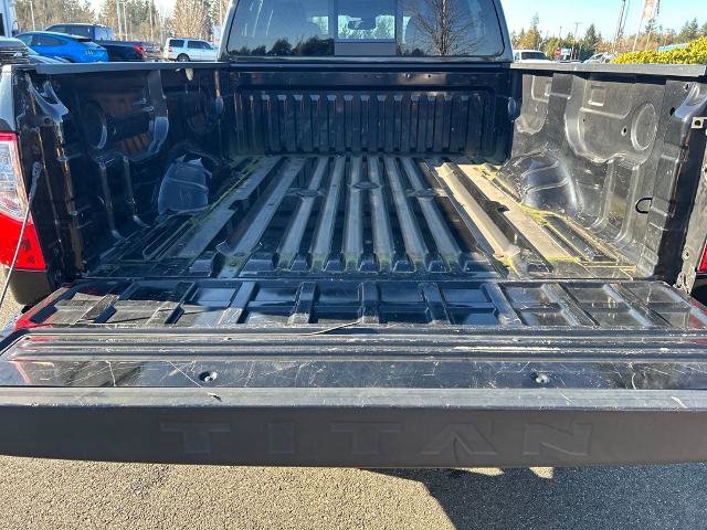 Used 2017 Nissan Titan SV image 32