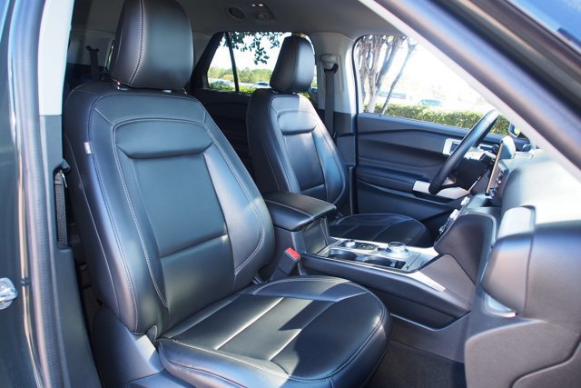 Certified 2022 Ford Explorer XLT w/ Equipment Group 202A image 11